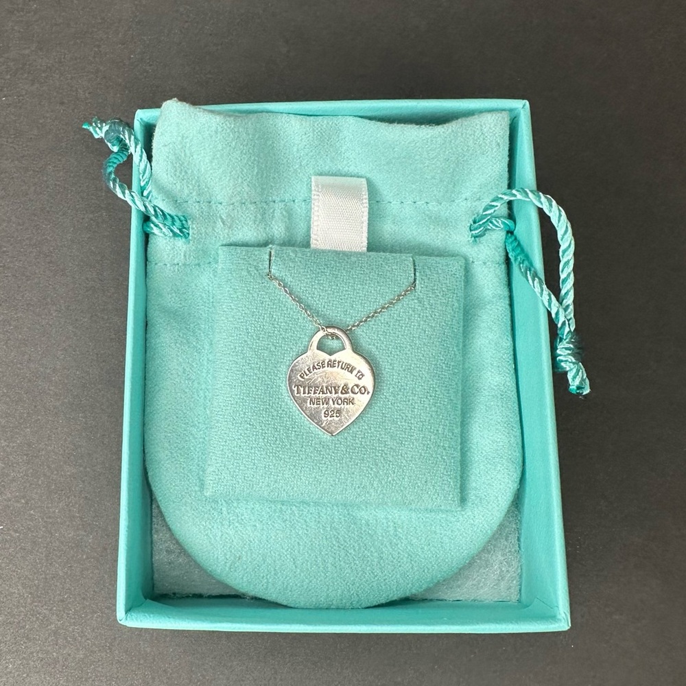 TIFFANY & CO. Return to Tiffany heart tag pendant necklace